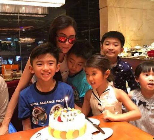 张柏芝儿子照片