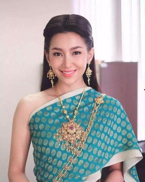 蓝妮卡彭泰国女演员,泰国银幕璀璨之星