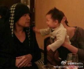 周杰伦搞笑图片,笑出腹肌的“周氏幽默”