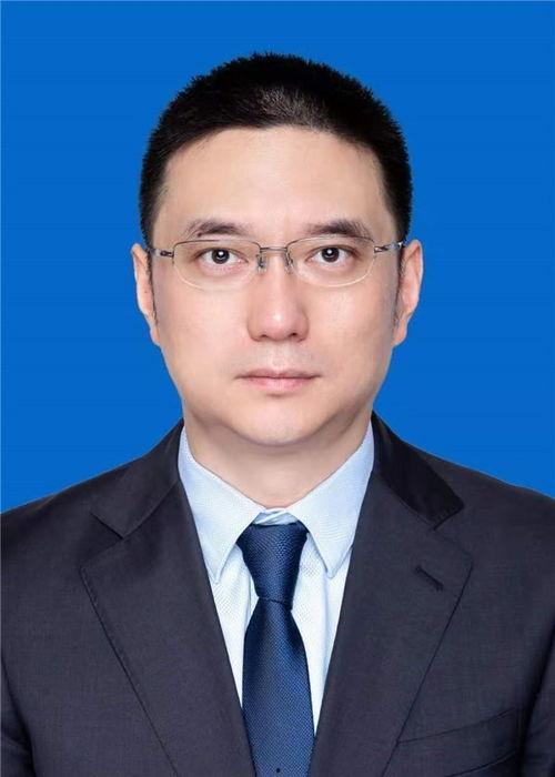 张泉个人资料,才华横溢的媒体人，揭秘其多彩人生